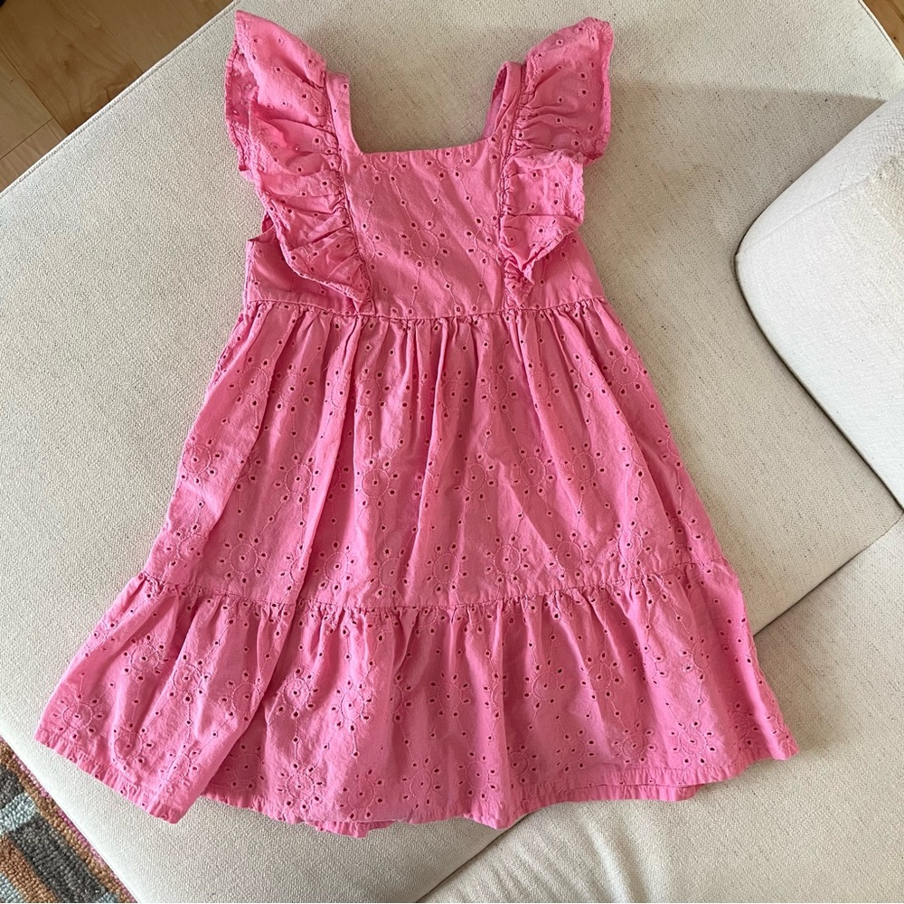 H&M pink eyelet dress. Flutter sleeve detail and button closure. 100% cotton